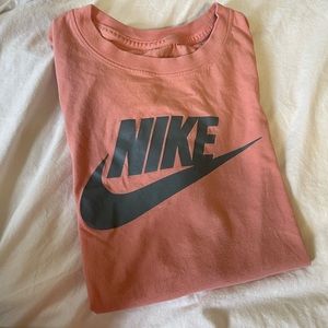 Nike women’s logo t-shirt, size medium. Worn once, peach and gray